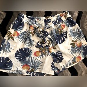 Fashion nova Floral shorts
